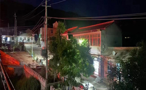 比如太阳能路灯在暴雪天气下的应对策略